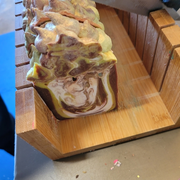 2 Handmade sandalwood heavy scented large handmade soap bars - Picture 4 of 11